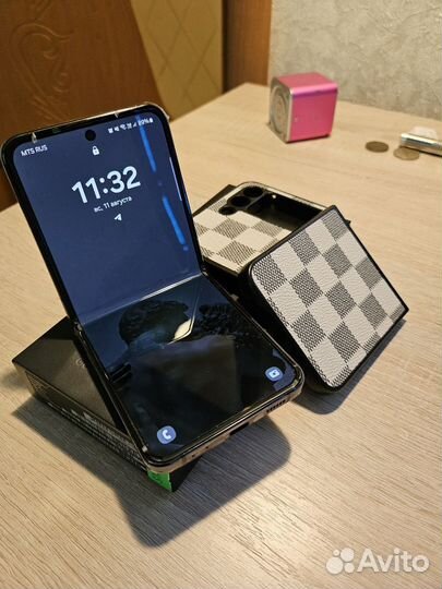 Samsung Galaxy Z Flip4, 8/256 ГБ