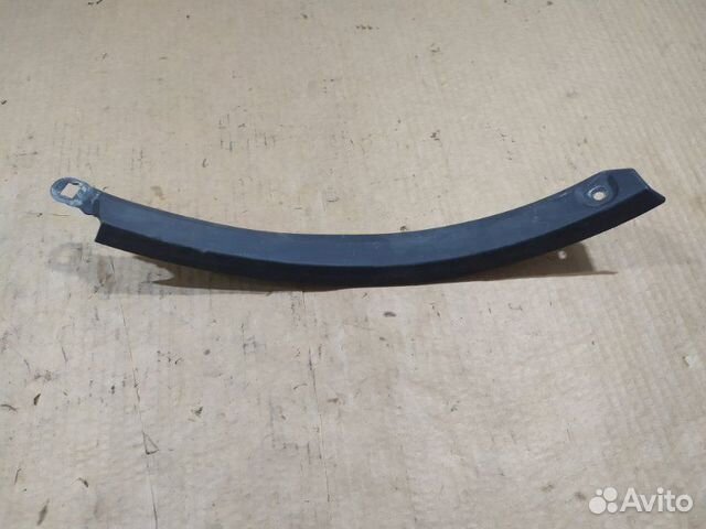 Накладка арки колеса задняя правая Toyota Land