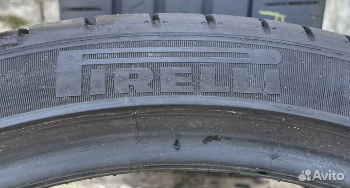 Pirelli P Zero 305/30 R21