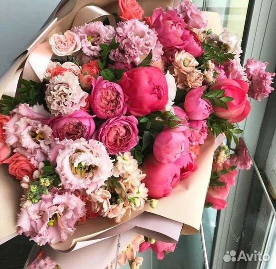 Букеты цветы пионы розы