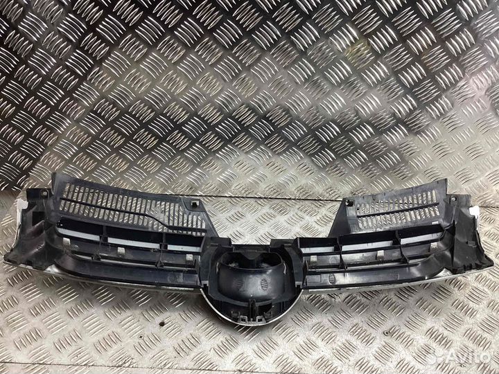 Решетка радиатора Volkswagen Golf