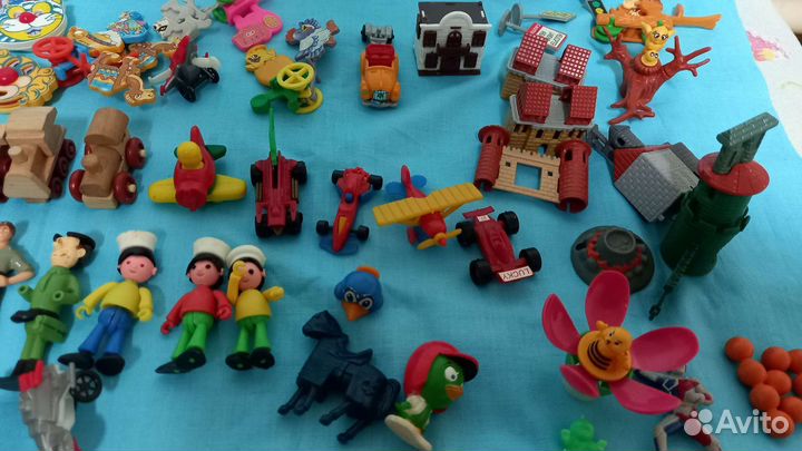 Игрушки из киндера пакетом