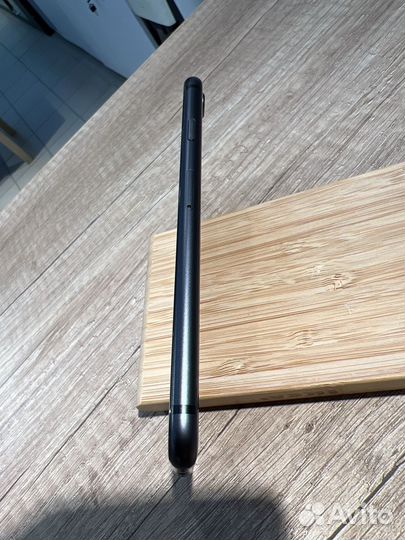 iPhone 8, 64 ГБ