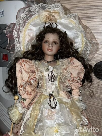 Кукла фарфоровая 60см с зонтом