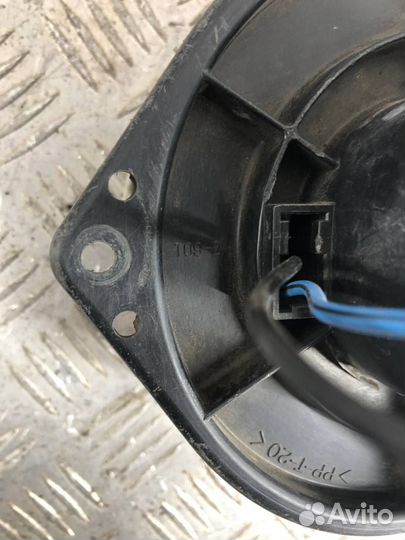 Мотор отопителя Митсубиши Мираж 1993