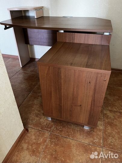 Стол компьютерный угловой