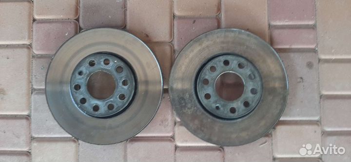 Передние тормозные диски Пассат б5