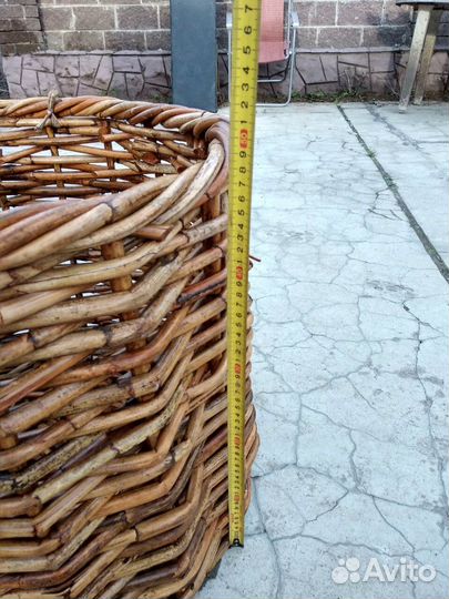 Большая корзина из ротанга