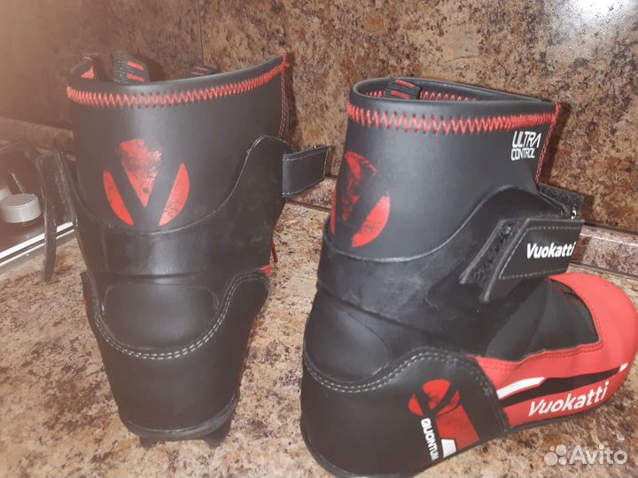 Лыжные ботинки коньковые