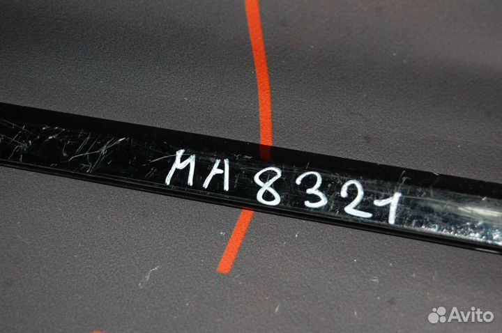 Накладка стекла заднего левого - BMW X5 F15