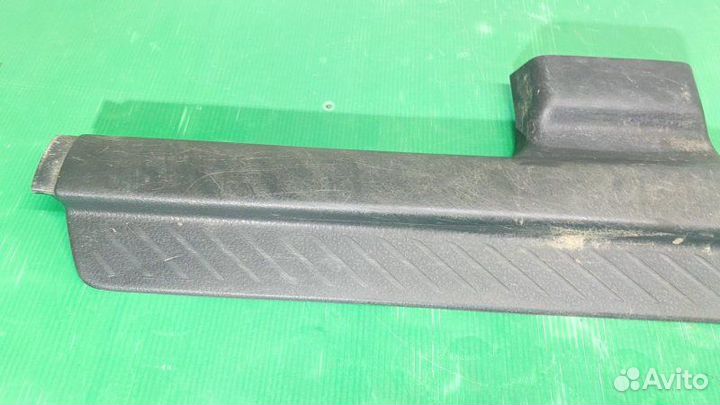 Молдинг порога передний левый Suzuki Liana хэтч