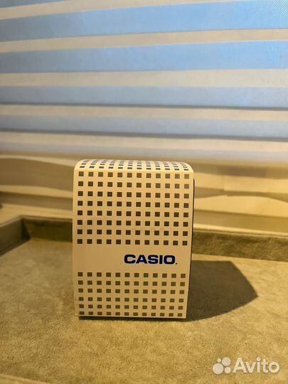 Б/у пластиковая коробка от часов