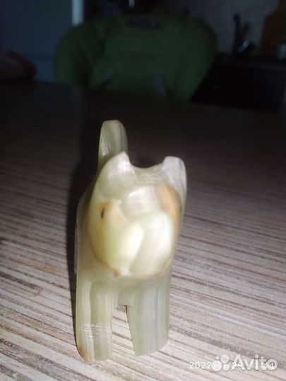 Фигурка собачки из природного камня СССР