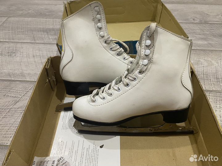 Женские фигурные коньки