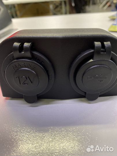 Панель с разъемом USB 5B 2.1A и прикур