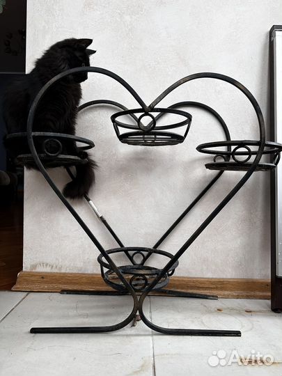 Подставка для цветов металлическая