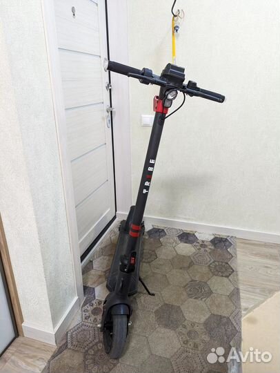 Электросамокат Tribe Maya Black Б/У