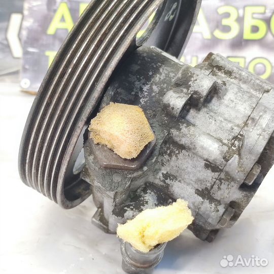 Насос гура Peugeot 406