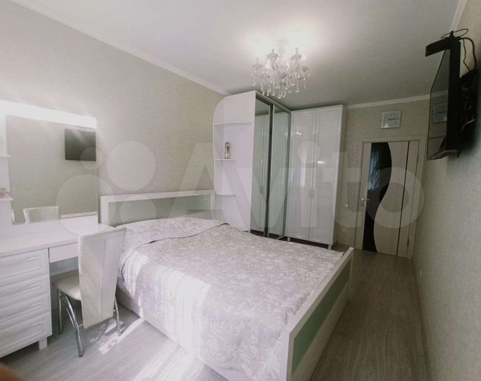 2-к. квартира, 60 м², 1/10 эт.