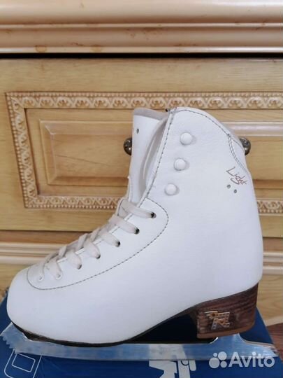 Фигурные коньки risport Elektra Light