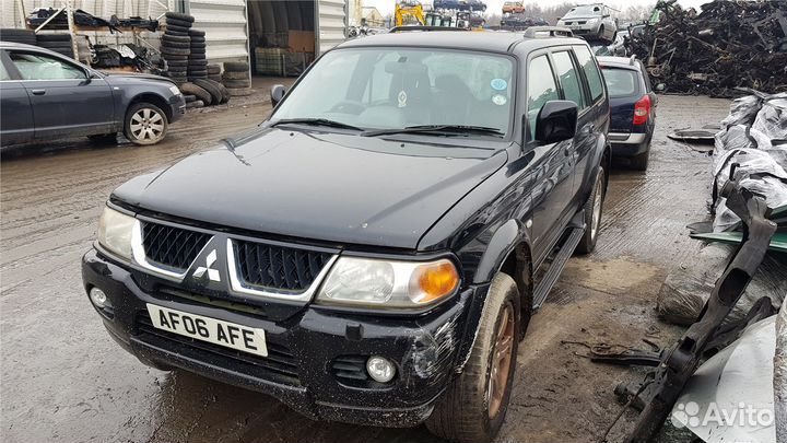 Разбор на запчасти Mitsubishi Montero Sport / Paje