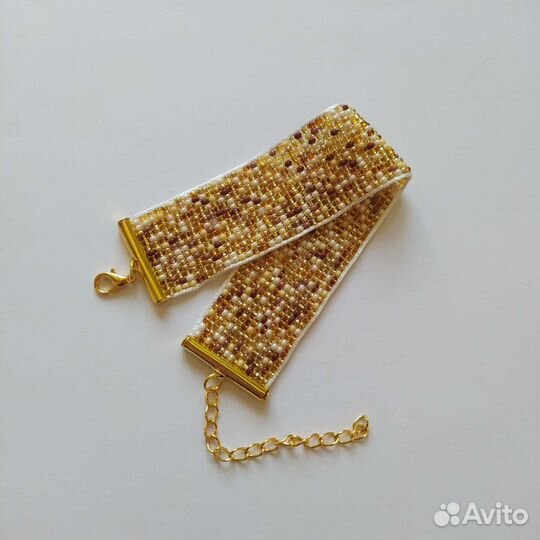 Браслет из бисера золотой