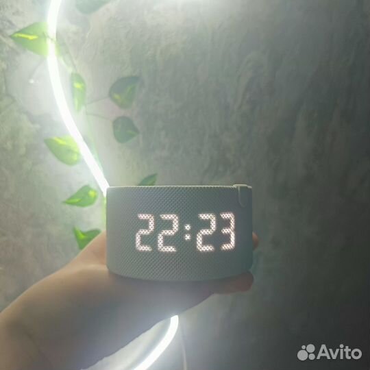 Колонка алиса мини с часами бу