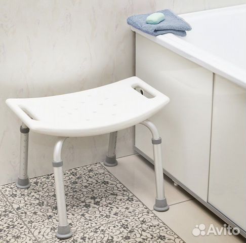 Стул в ванну для пожилых