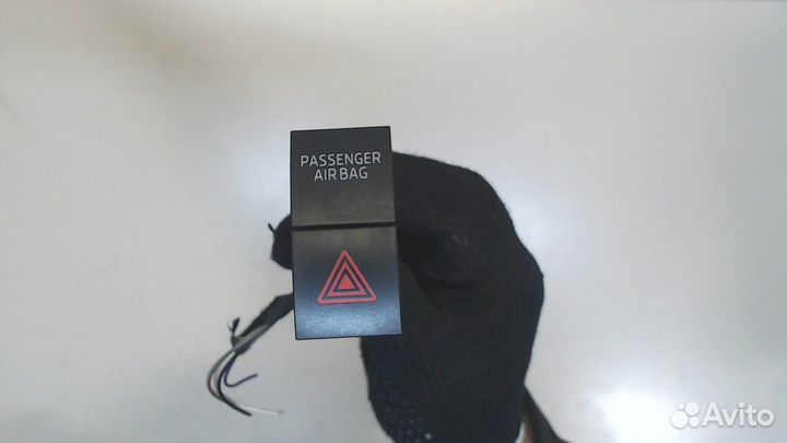 Кнопка аварийки Skoda Rapid, 2014