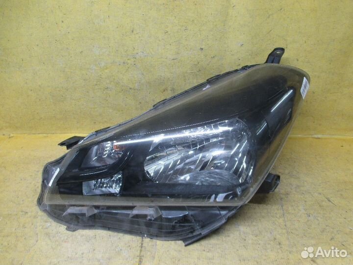 Фара Toyota Vitz KSP130 (Левое)