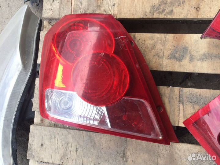 Фонарь левый chevrolet aveo T200