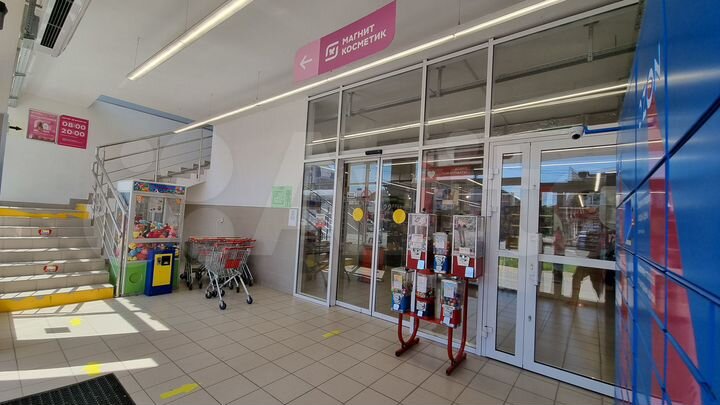 Торговый центр Магнит + Магнит Косметик 1050 м²