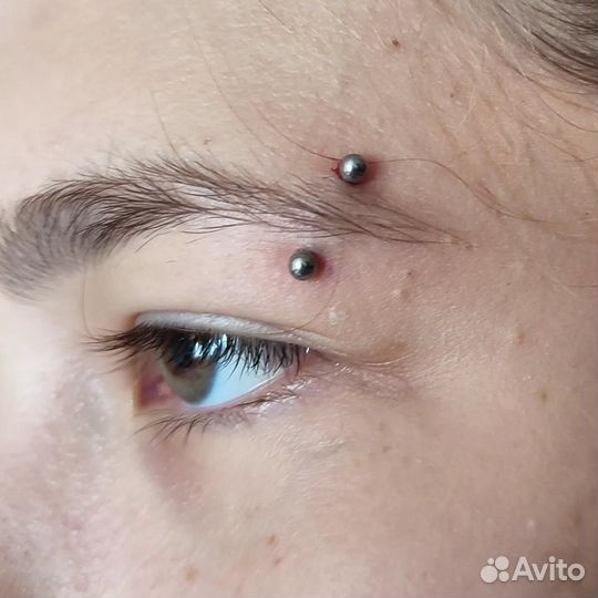 Модель на пирсинг