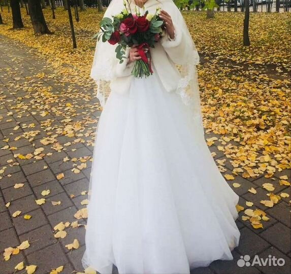 Свадебное платье со шлейфом