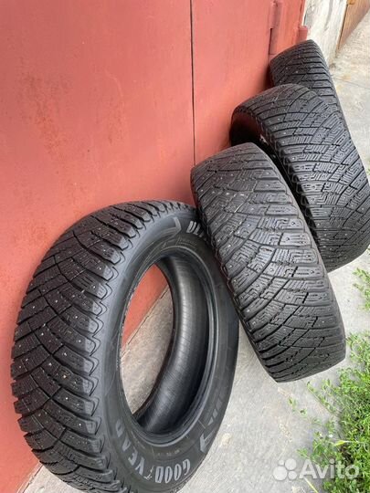 Goodyear Ultragrip Ice Arctic 215/65 R16 98T