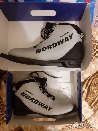 Лыжные ботинки с креплением