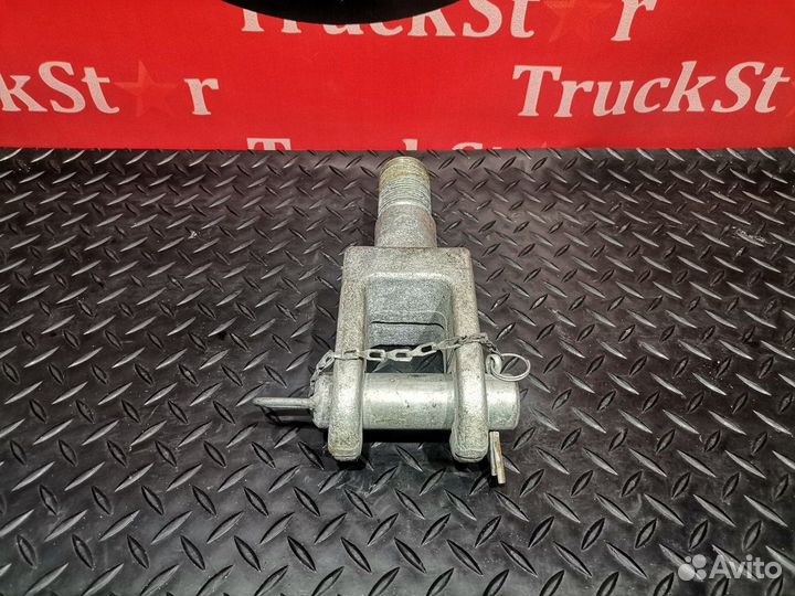 Крюк буксировочный камаз 5490