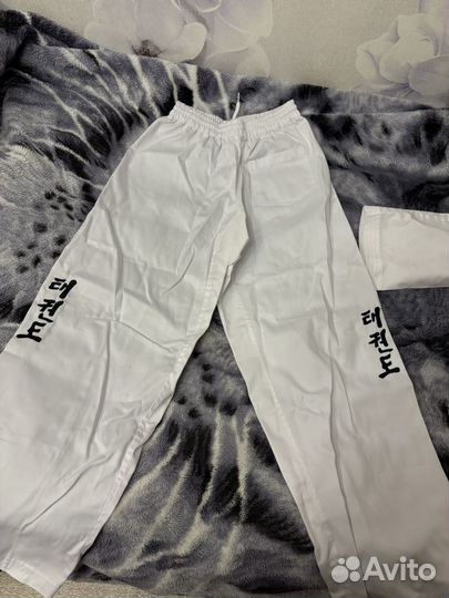 Перчатки,футы, костюм тхэквондо