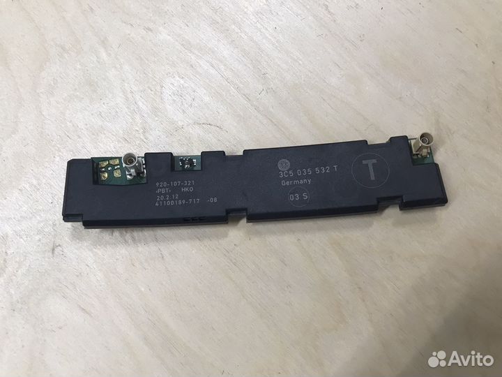 Антенна на заднее стекло Passat B7