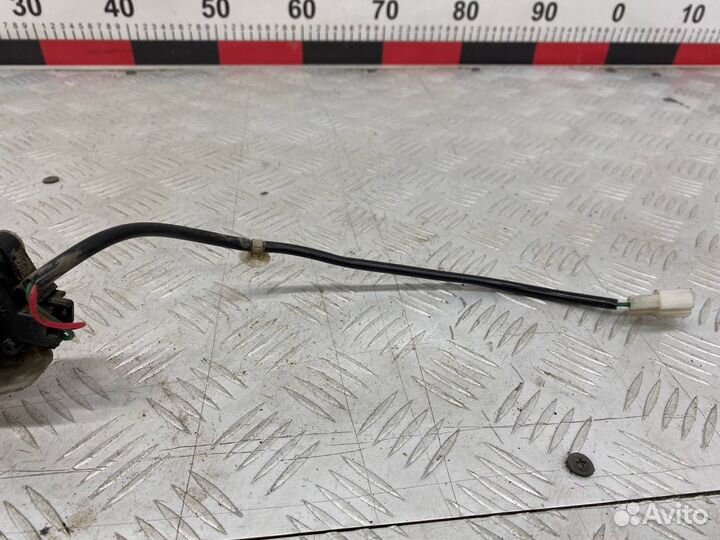 Б/У замок двери передний правый Mazda Demio DW5W