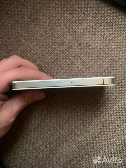 iPhone 4, 8 ГБ