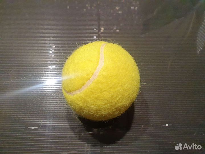 Теннисный мяч