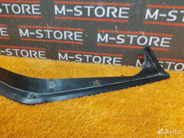 Водосток багажника правый Mercedes-Benz C-Class