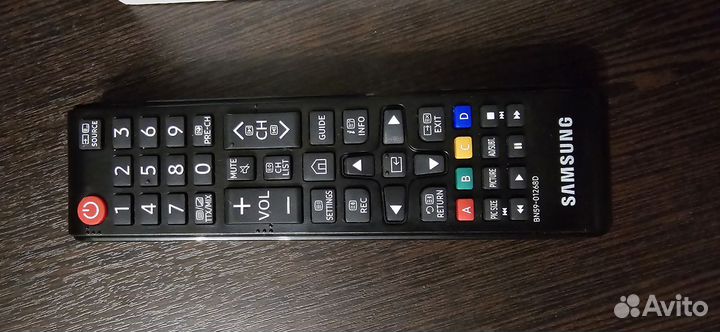 Телевизор Samsung 24 дюйма Full HD SMART TV Wi-Fi