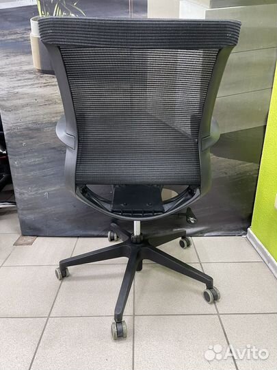 Компьютерное кресло Лорри черное