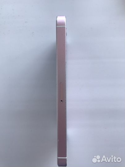 Телефон iPhone se 2016