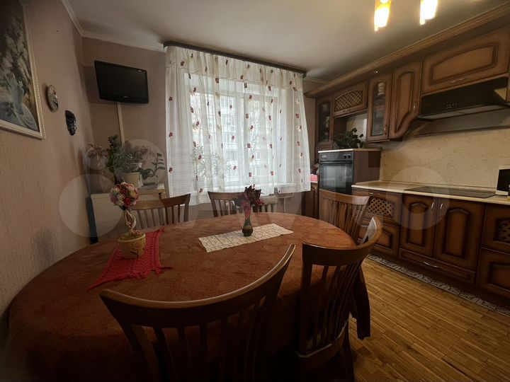 4-к. квартира, 104 м², 2/9 эт.