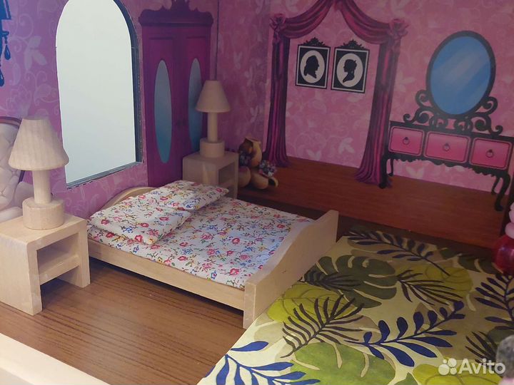 Домик кукольный с мебелью, куклами и аксессуарами