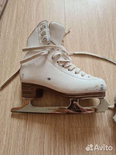 Фигурные коньки jackson