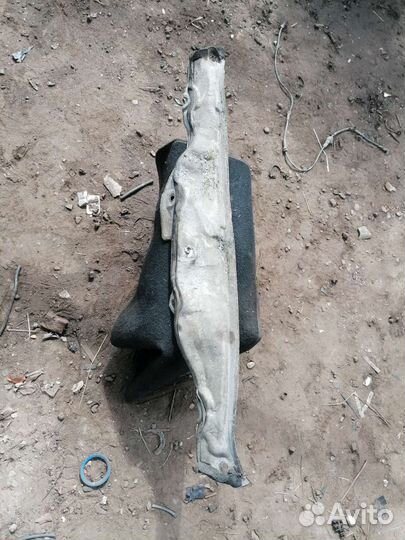 Шумка жабо рено меган 2